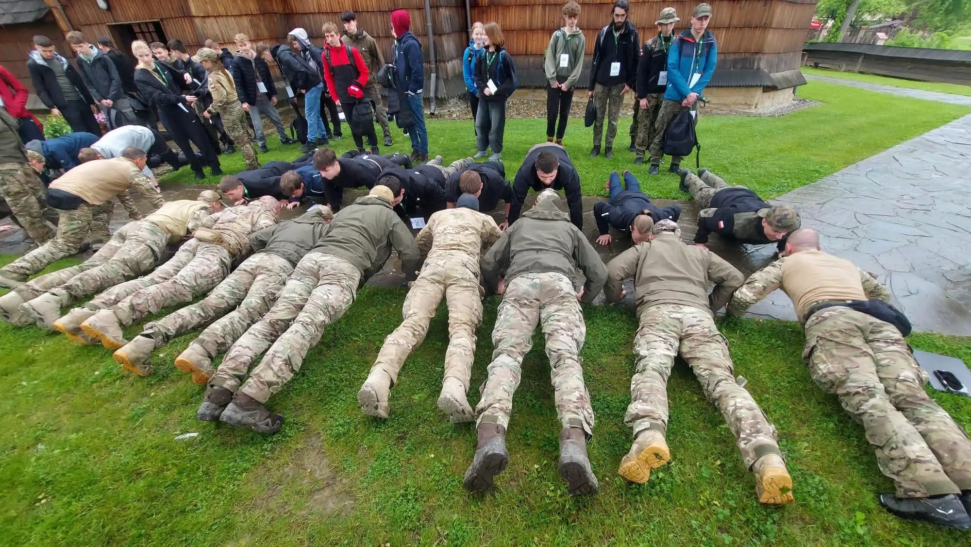 Rajd Tropem Cichociemnych. Żywa lekcja historii i wojskowe wyzwanie