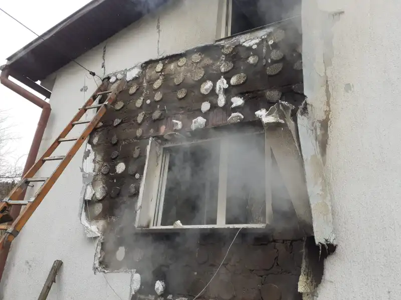 Tragiczny pożar budynku mieszkalnego. Nie żyje jedna osoba