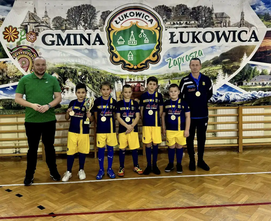 Zimowy Turniej Futsalu „O Puchar Wójta Gminy Łukowica”. Podium rocznika 2014