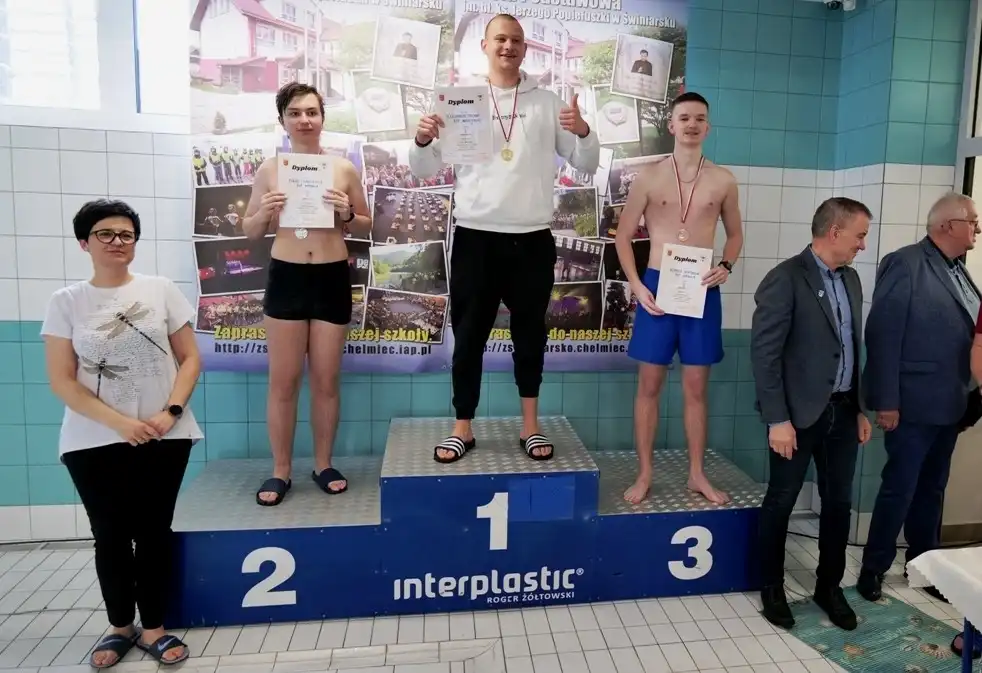 Mistrzostwa Powiatu Nowosądeckiego w Pływaniu. W zawodach uczestniczyło ponad 150 zawodników