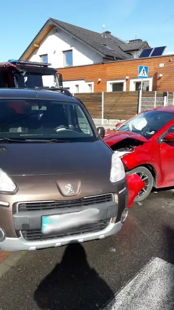 Nowy Sącz: wypadek na ul. Paderewskiego. Dwie osoby w szpitalu