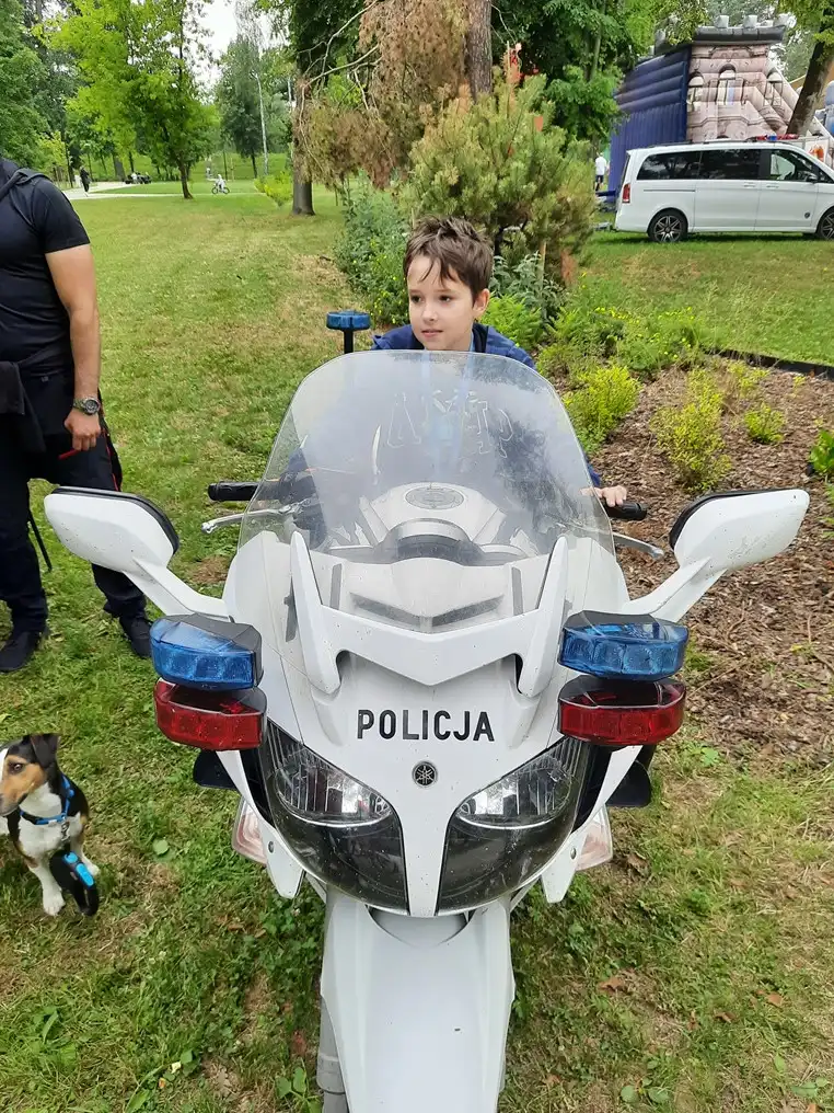 Inauguracja "Bezpiecznych Wakacji 2022" z sądeckimi policjantami