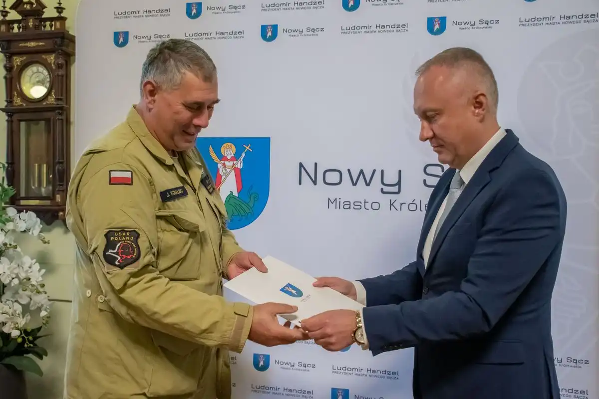 Nowy Sącz: Prezydent podziękował strażakom SGPR „Nowy Sącz” za działania ratownicze w Turcji