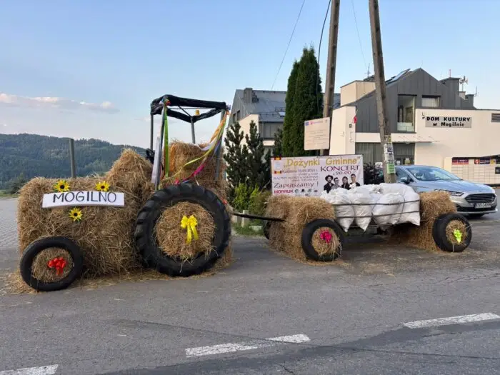 Stonoga, ciągniki i wielkie wiatraki. Tak Korzenna zaprasza na dożynki