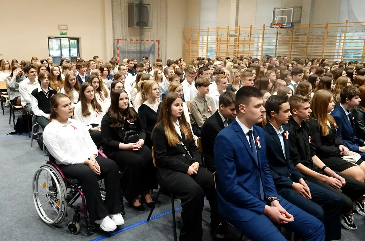 LO w Grybowie: minister podziękował młodzieży i nauczycielom