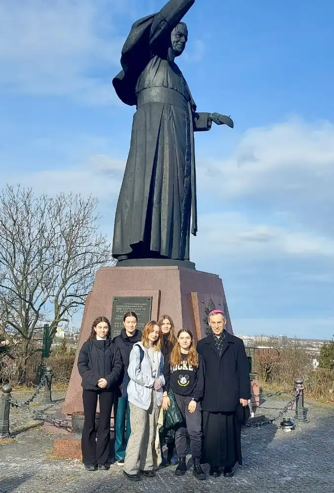 Maturzyści z ZSP w Nawojowej pielgrzymowali na Jasną Górę