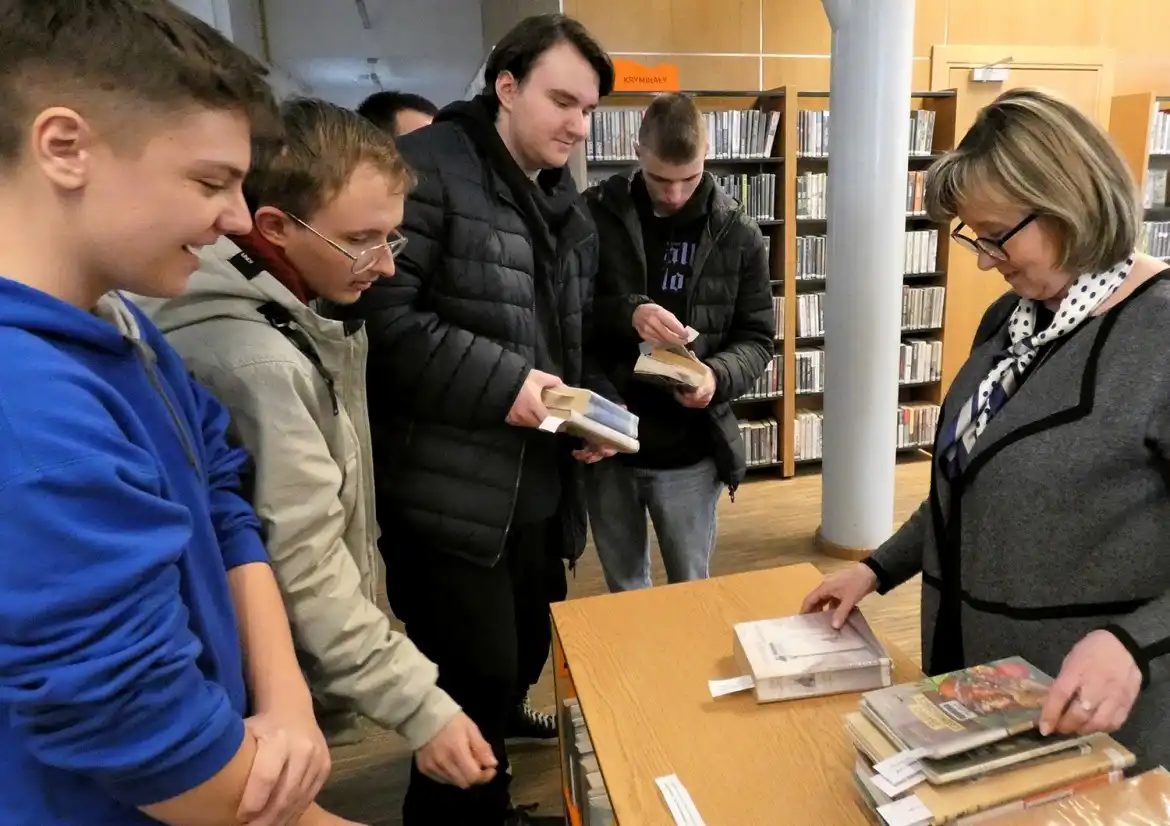 Młodzież z ZS w Starym Sączu wzięła udział w spotkaniu inaugurującym projekt edukacyjno-wychowawczy „Był sobie sztetl…”