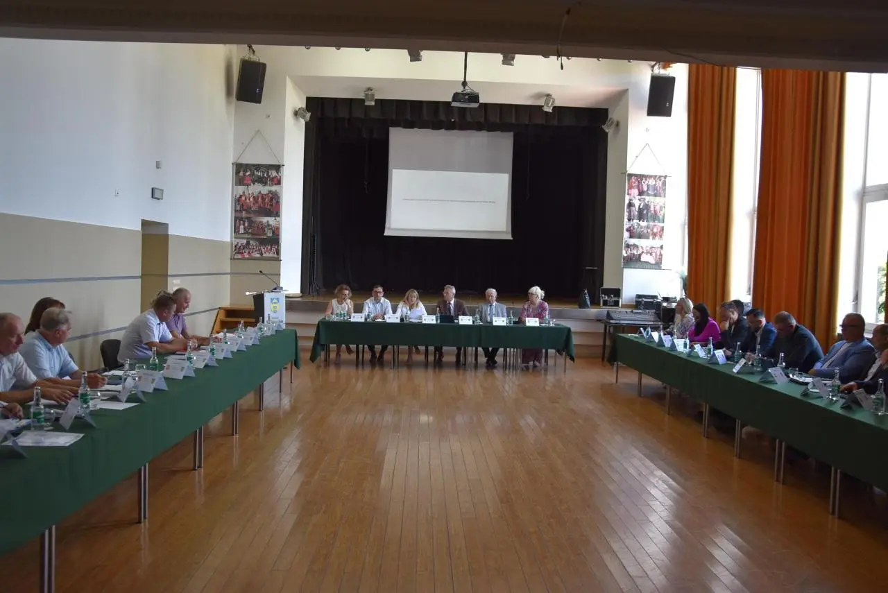 Ważne sprawy mieszkańców na stole. Radni debatowali o budżecie, planach i autobusach