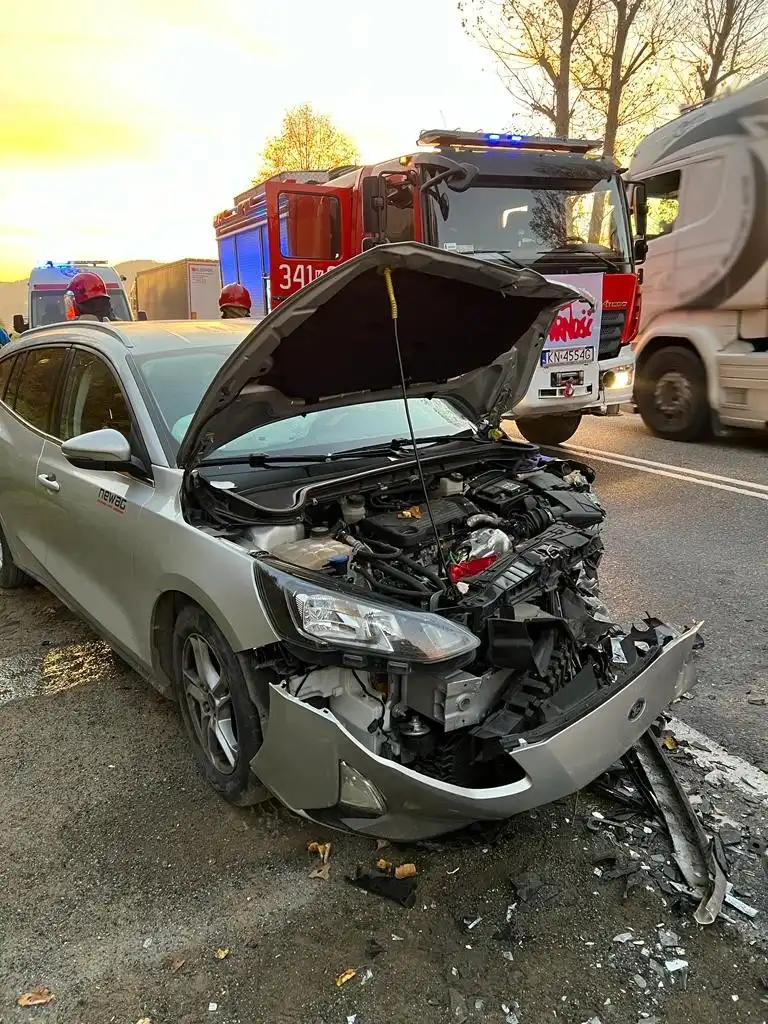 Wypadek w Kurowie. Dwie osoby poszkodowane