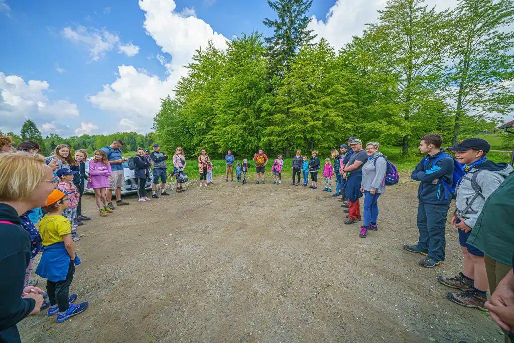 Wielki finał akcji "Dbam o sądeckie". Uczestnicy posprzątali szlak prowadzący z Obidzy na Radziejową