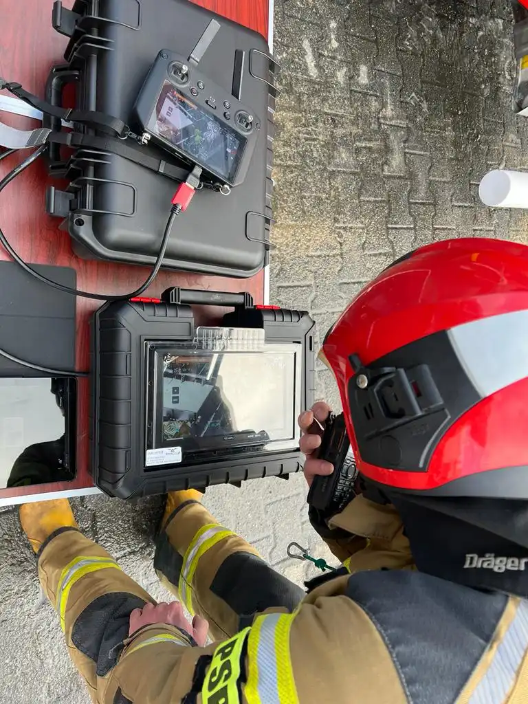 Łososina Dolna: Niebezpieczne zdarzenie w zakładzie produkującym przetwory owocowe