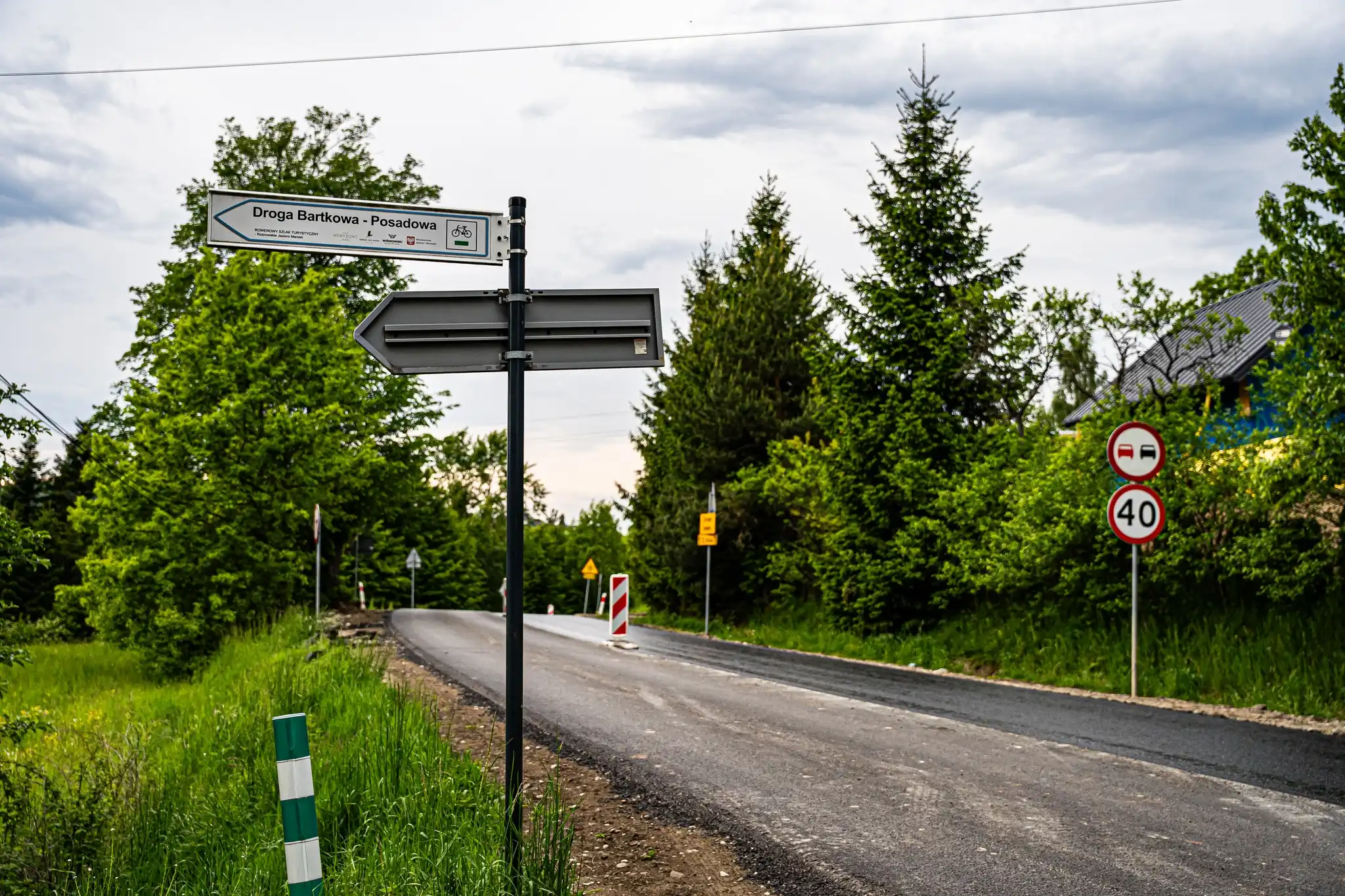 Trwa modernizacja DW 975 na odcinku Bujne–Bartkowa-Posadowa