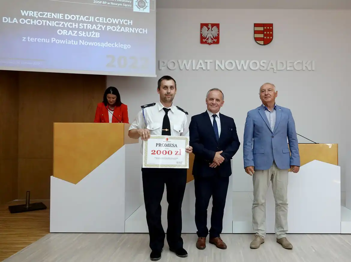 Blisko 300 tys. zł dla strażaków ochotników i służb z terenu powiatu nowosądeckiego