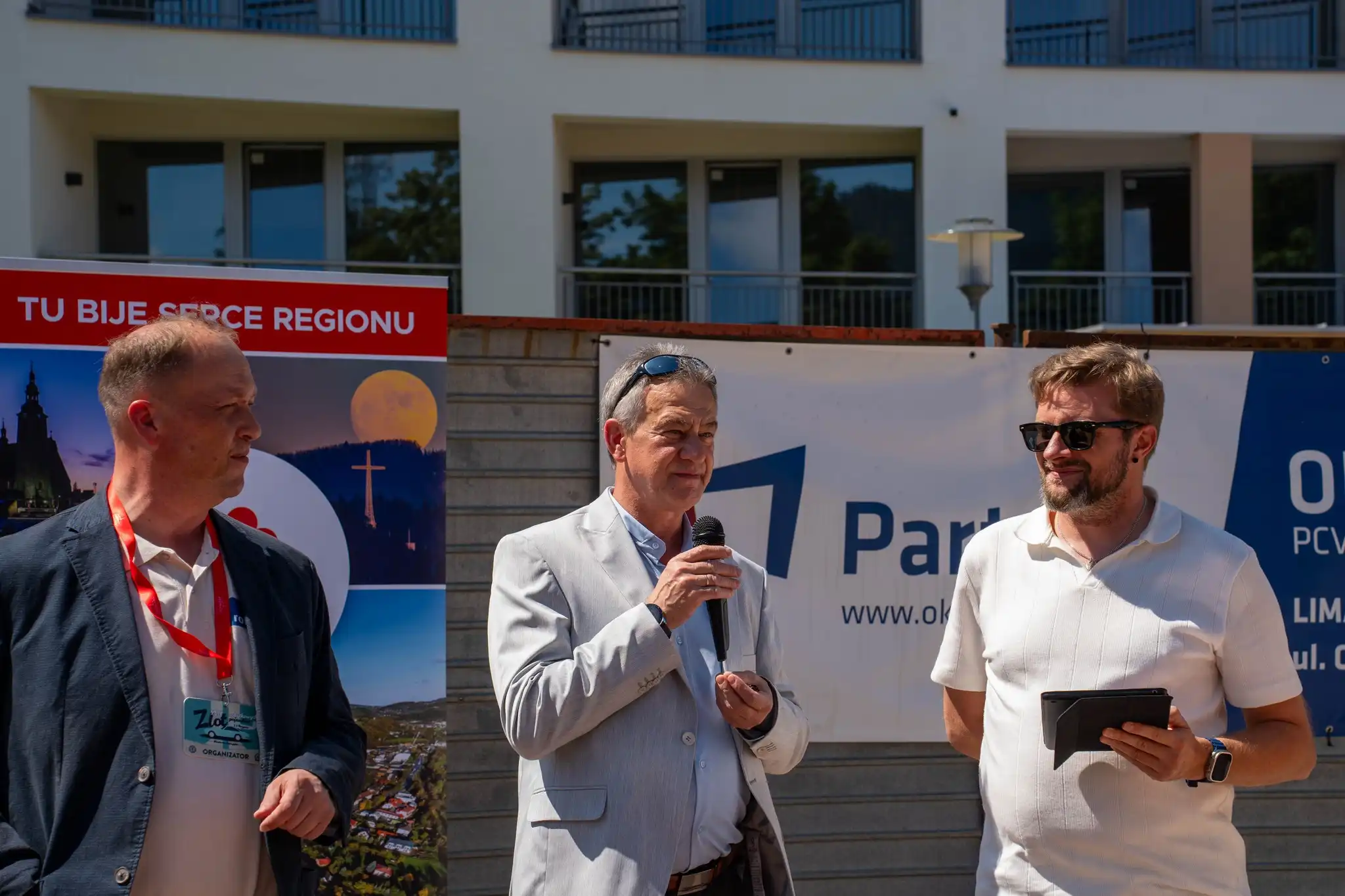 Motoryzacyjna podróż w czasie. XVII Zlot Zabytkowych Pojazdów zawitał do powiatu limanowskiego