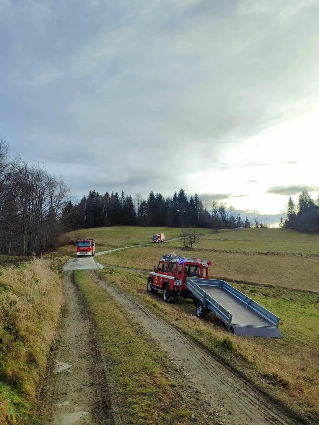 Pożar sadzy w górzystych Maszkowicach. Akcja z udziałem quada i strażaków z trzech jednostek