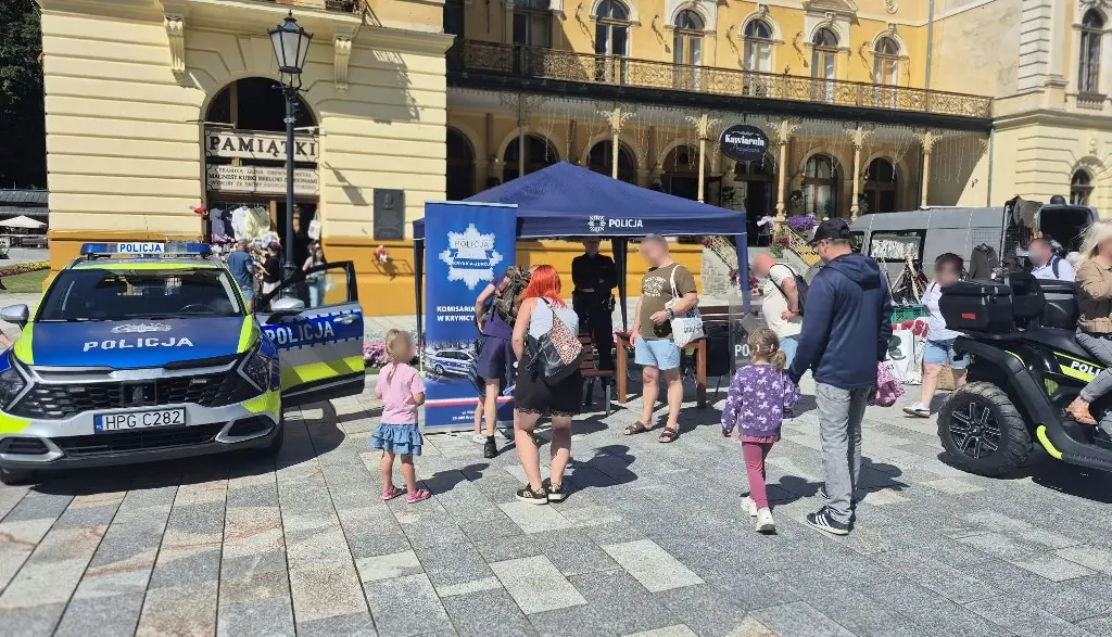Policjanci pojawili się na Hubertusie Krynickim. Najmłodsi mieli co robić