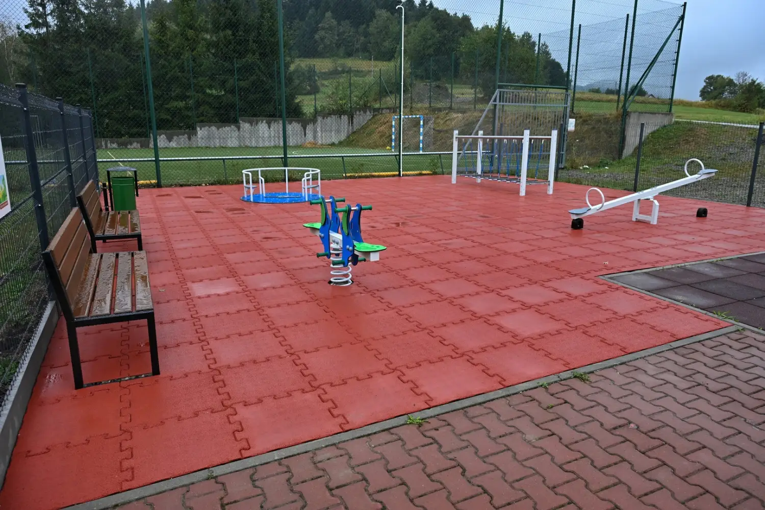 Kisielówka, Męcina i Siekierczyna z nowymi placami zabaw