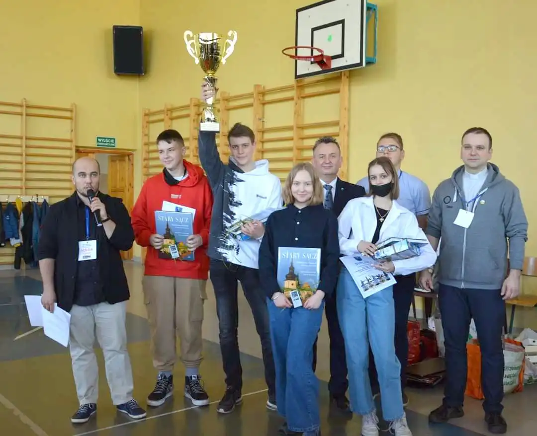 Uczniowie LO w Starym Sączu na podium w Szachowych Mistrzostwach Gminy Stary Sącz