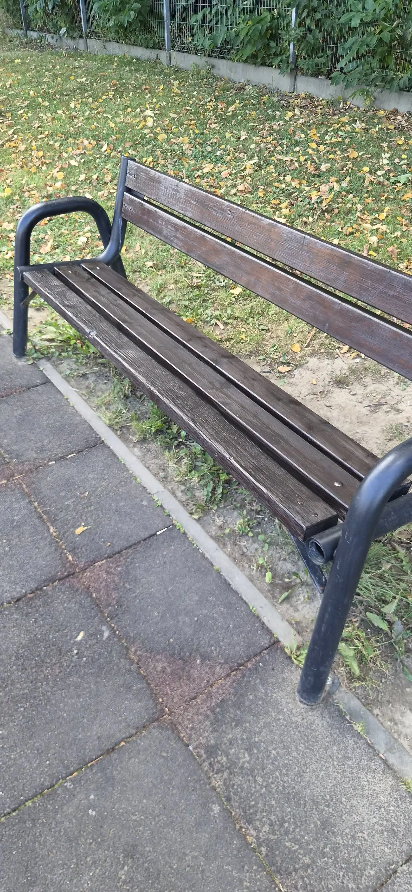 Wandale niszczą miejsca dla najmłodszych. Problem na placach zabaw w Nowym Sączu