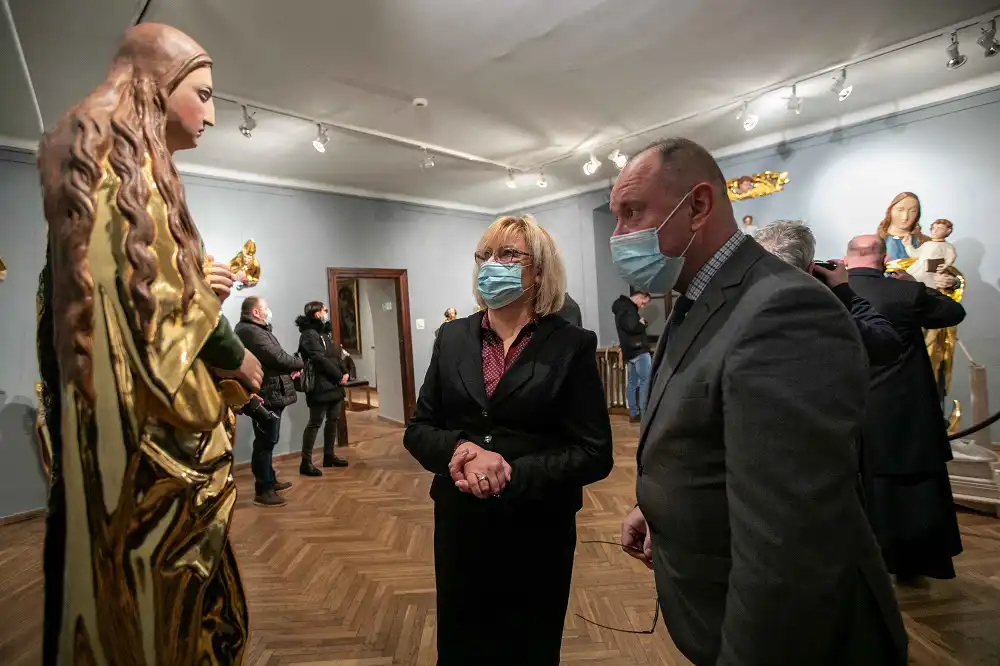 Wernisaż wystawy rzeźb z ołtarza głównego Bazyliki św. Małgorzaty