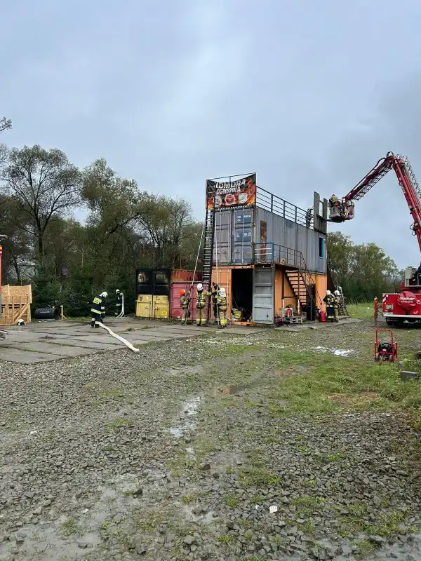 Z komory ogniowej na tor przeszkód. Kursanci OSP w akcji!