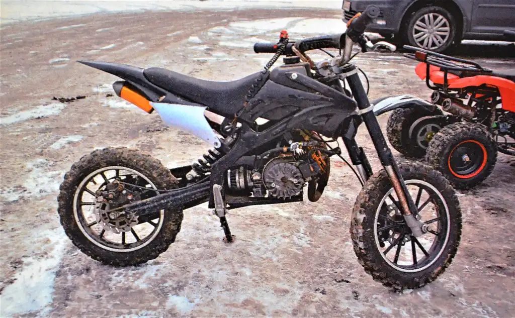 Seryjny włamywacz w rękach sądeckich policjantów. Wpadł bo wiózł w samochodzie skradzione rzeczy