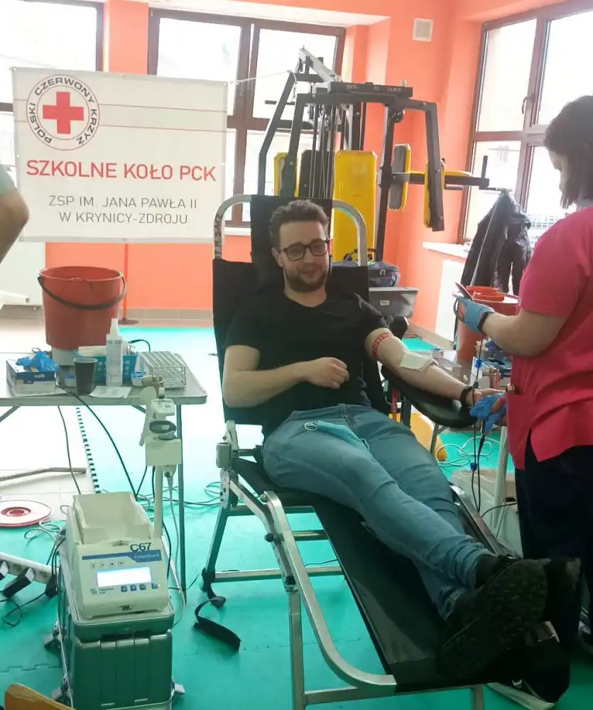 Kolejna udana akcja krwiodawstwa w ZSP w Krynicy-Zdroju. Zebrano ponad 11 litrów krwi