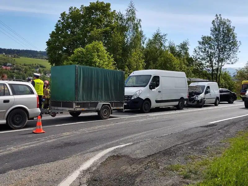Kraksa w Biczycach Górnych. Zderzyły się trzy pojazdy