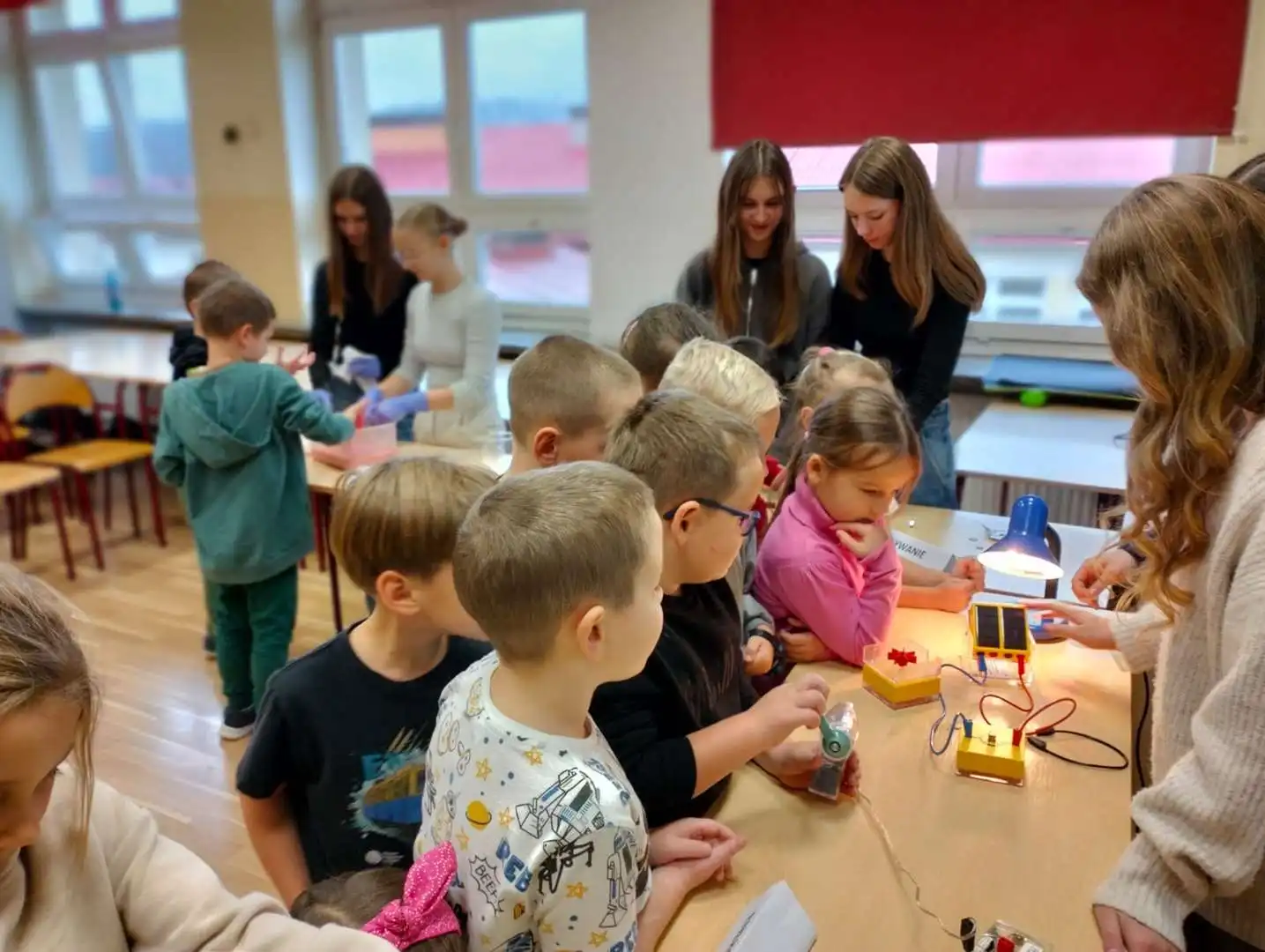 Fizyczne cuda w Limanowej. Warsztaty, pokazy i eksperymenty