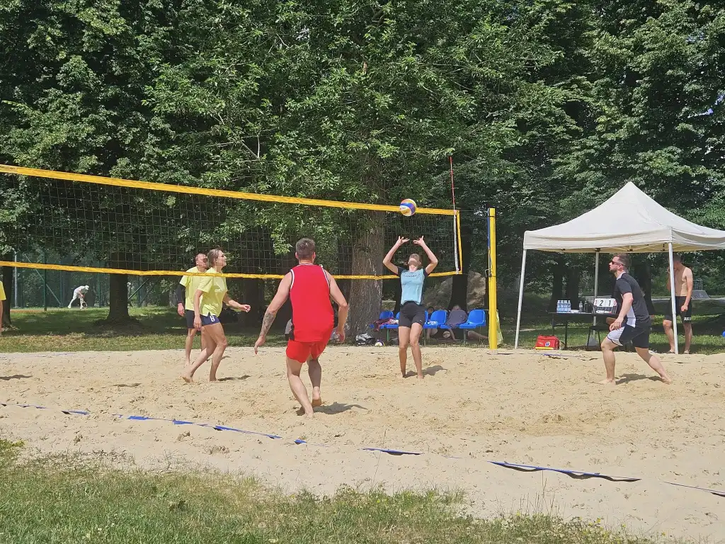 Wakacje rozpoczęte z przytupem. Piknik nad Dunajcem w Łącku pełen atrakcji