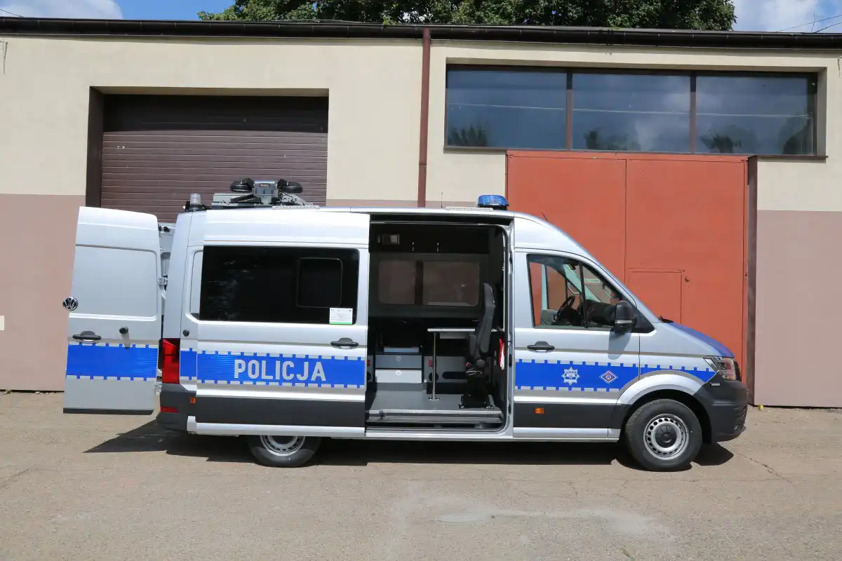 Małopolska: Policja otrzymała 10 Ambulansów Pogotowia Ruchu Drogowego. Jeden trafił do sądeckiej komendy