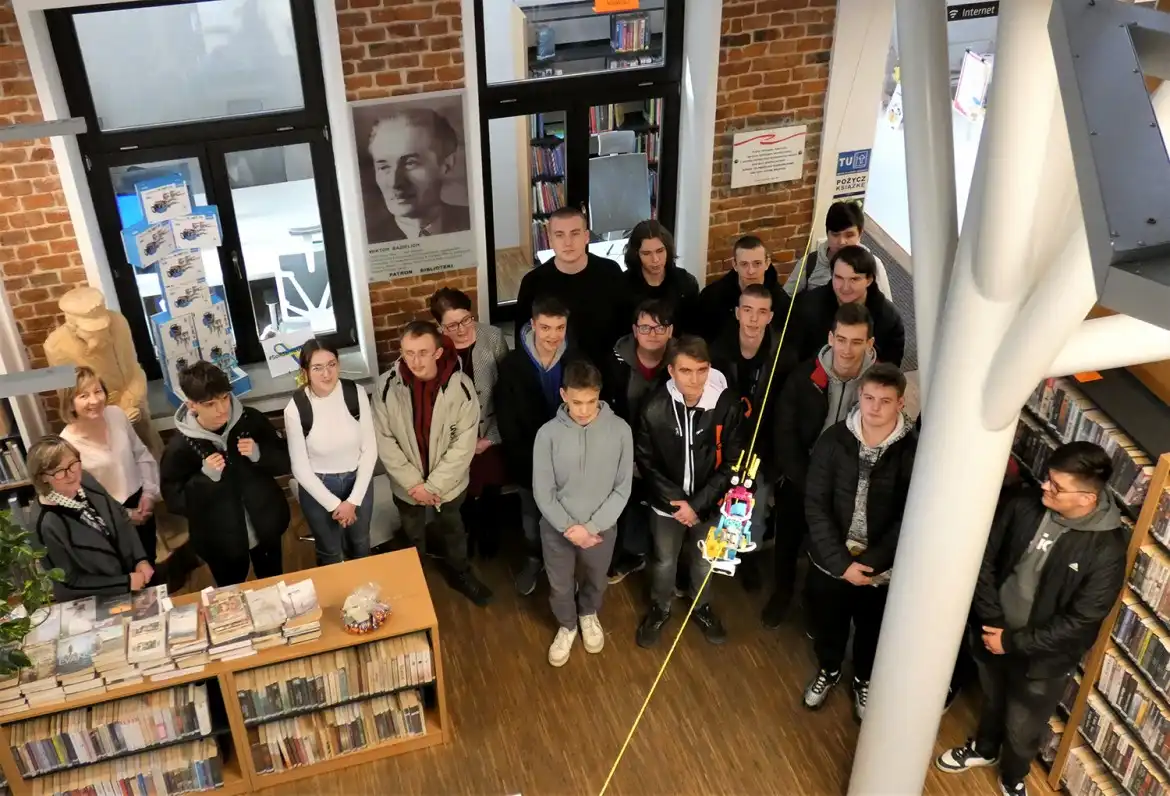 Młodzież z ZS w Starym Sączu wzięła udział w spotkaniu inaugurującym projekt edukacyjno-wychowawczy „Był sobie sztetl…”