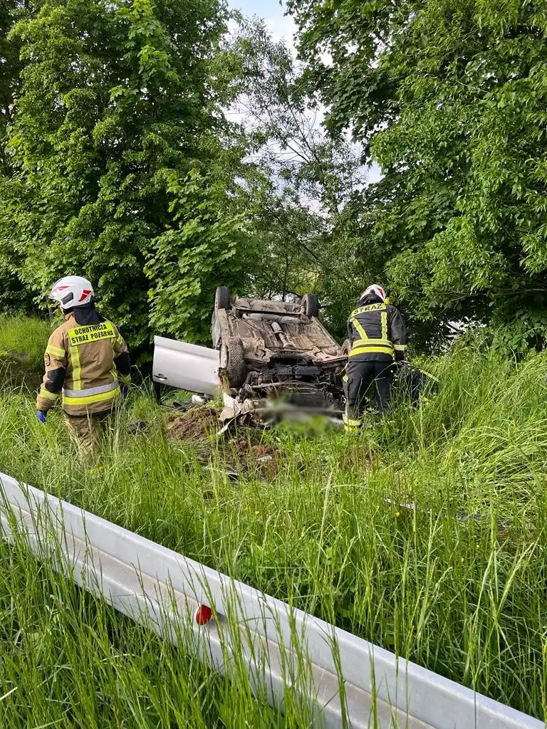 W Barcicach dachował samochód osobowy