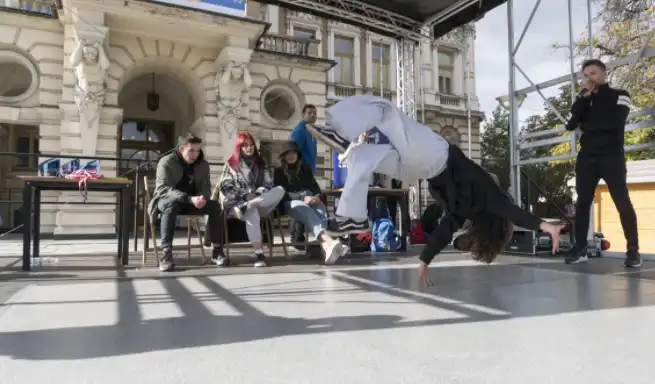 Wytańczyli sobie nagrody w bitwie breakdance