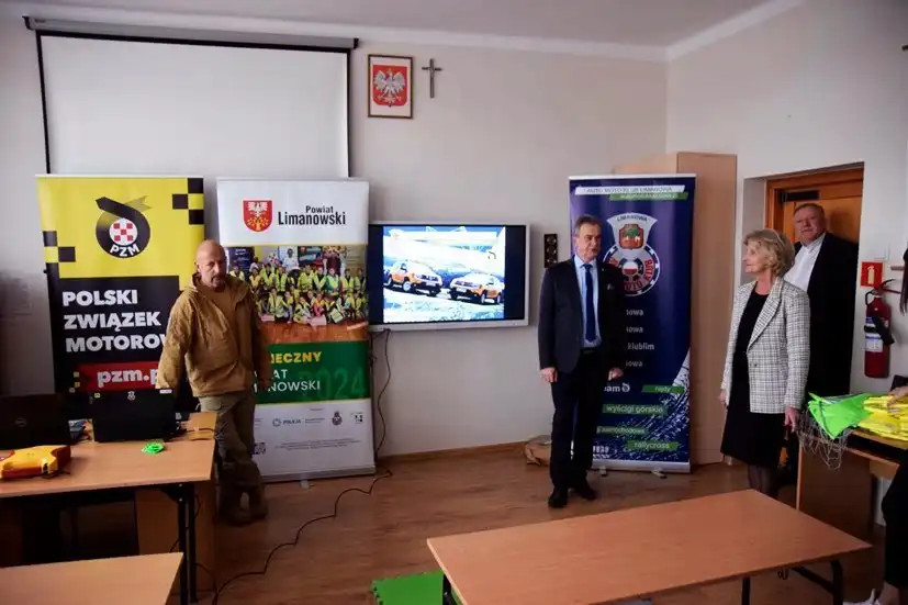 Młodzi ratownicy w akcji – praktyczna nauka pierwszej pomocy w Siekierczynie