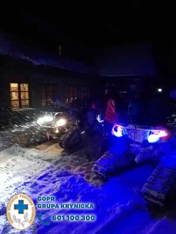 W ciemnościach utknęli w górach. Pomogli Goprowcy