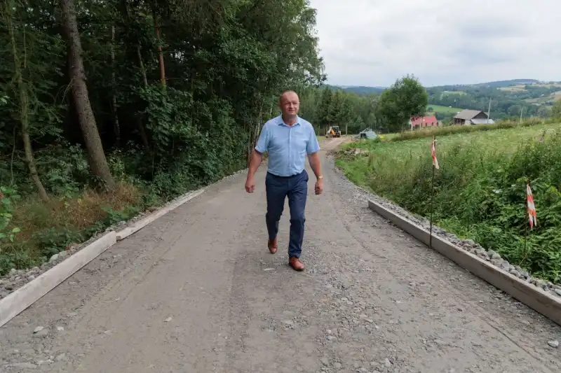 Postępują prace przy budowie drogi Lipnica Wielka Podlas