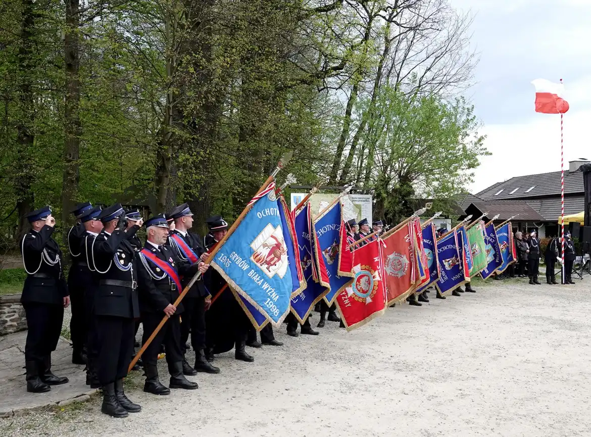 Strażacy ochotnicy z gminy Grybów z dofinansowaniem na zakup sprzętu