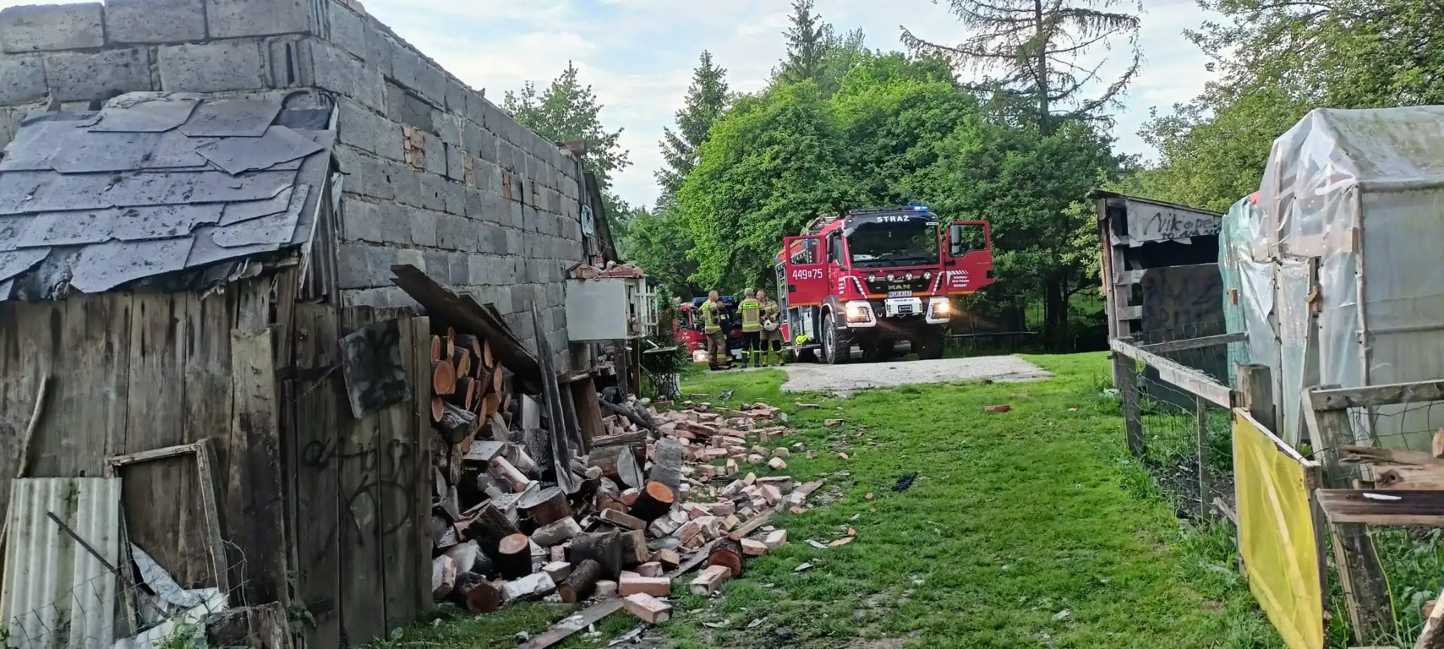 Pożar w Brunarach. Płonął budynek gospodarczy