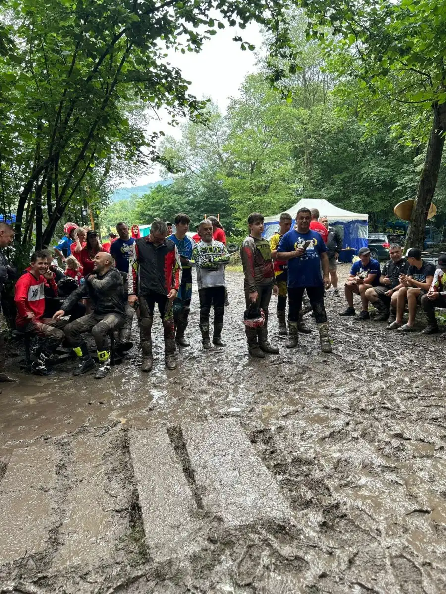 Błotna rywalizacja i wielkie emocje. V Memoriał Jarka Gęsiaka w Limanowej za nami