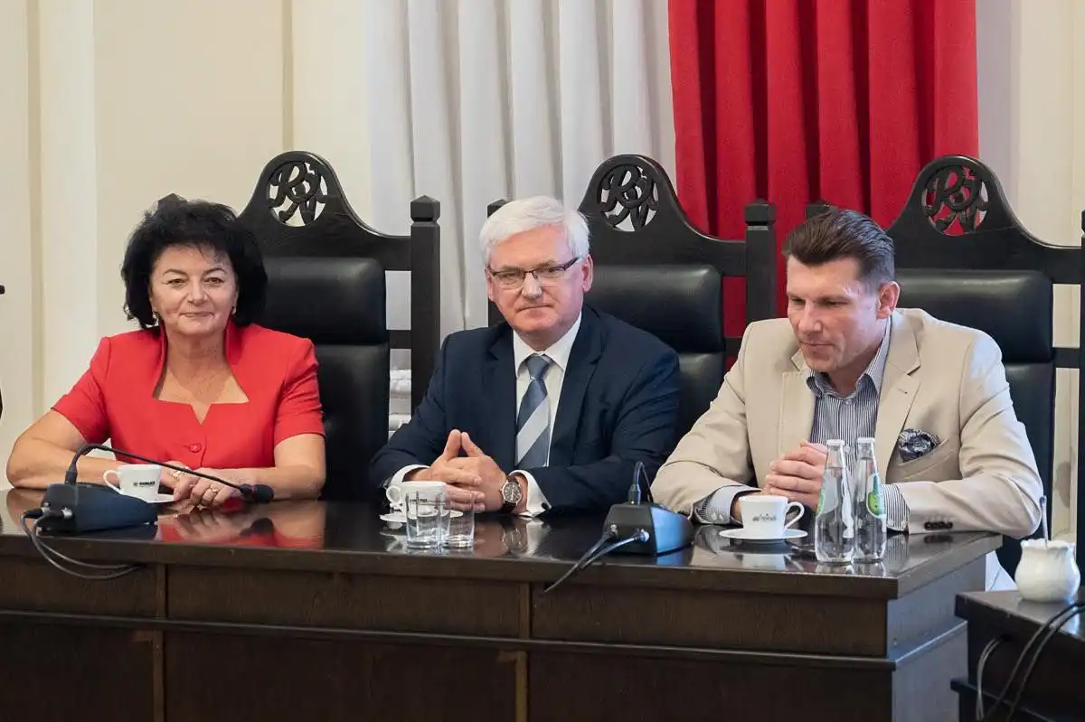 Wicemarszałek Józef Gawron spotkał się z samorządowcami ziemi gorlickiej. Dyskutowano o zmianach Programu Ochrony Powietrza