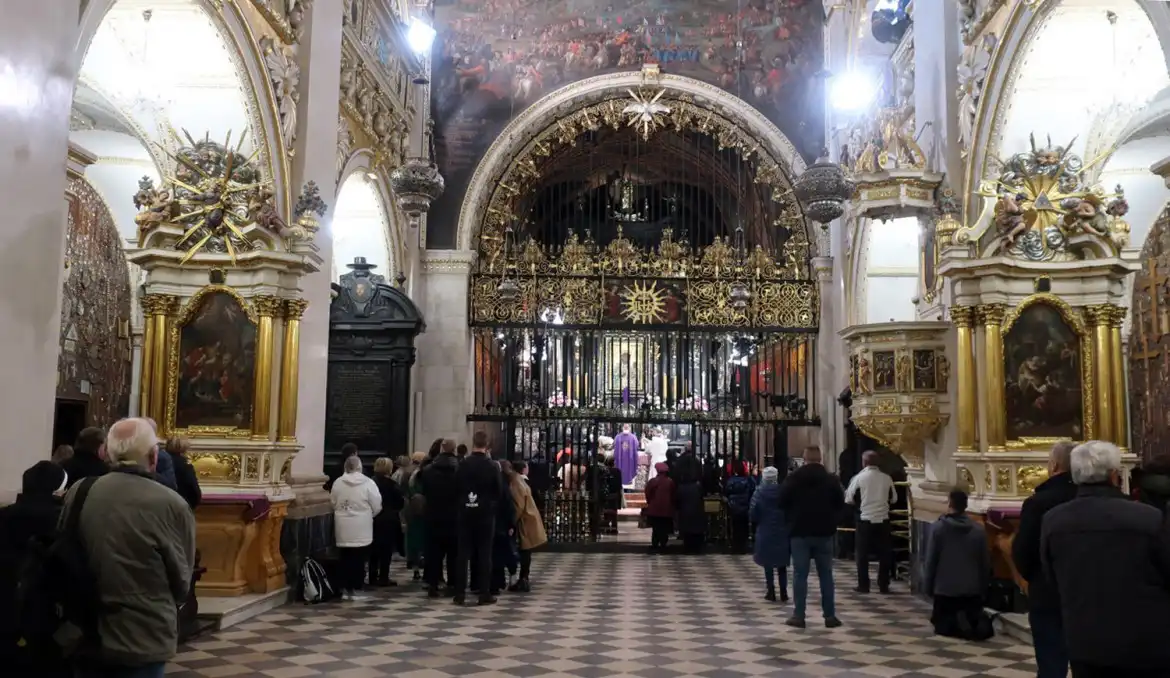 Maturzyści ZS w Starym Sączu pielgrzymowali na Jasną Górę