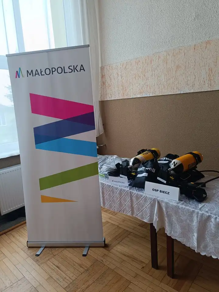 Libusza z nowym samochodem i wsparciem dla strażaków. Uroczystość w OSP