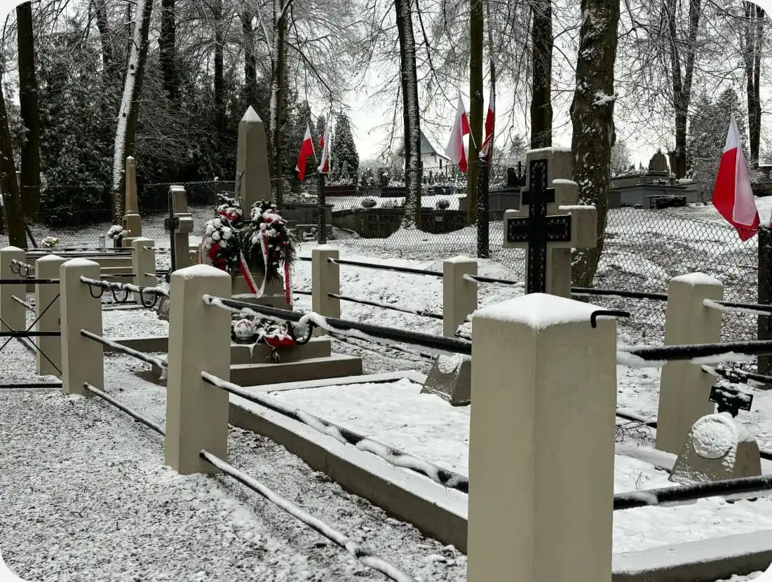 Cmentarz wojenny nr 352 w Marcinkowicach odzyskuje dawny blask