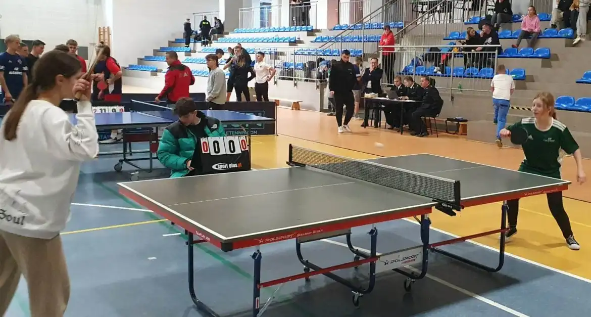 X Powiatowy Turniej Tenisa Stołowego w Łącku. W zawodach wzięło udział blisko 200 zawodników