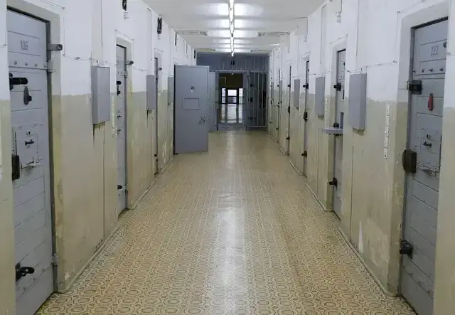 Trzy miesiące aresztu dla 52-latka z Gorlic. Miał znęcać się nad partnerką