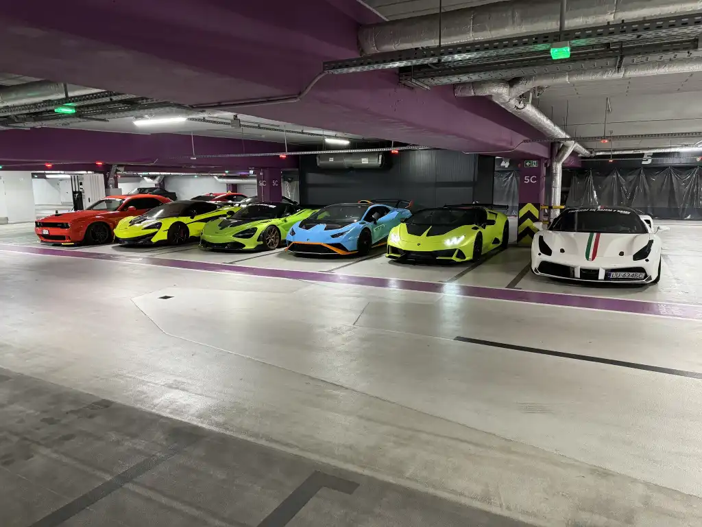 Ferrari, Lamborghini i szczytny cel. Super samochody spełniają marzenia dzieci i zbierają pieniądze na karetki. Już w ten piątek i sobotę w Bochni