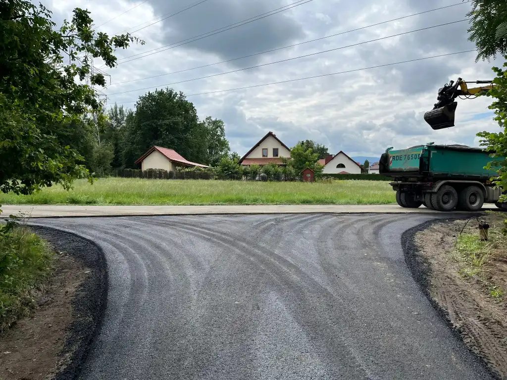 Nowa droga w Łazach Biegonickich