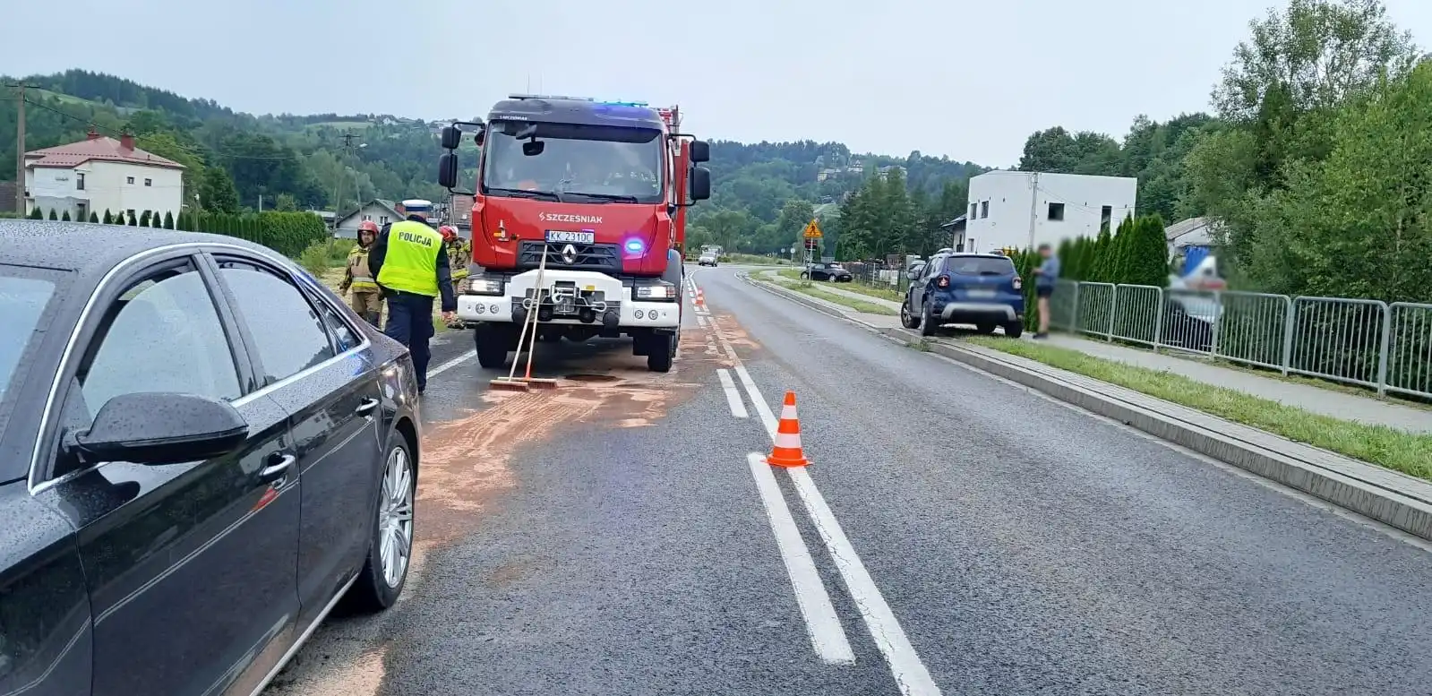 Kolizja w Piątkowej. Zderzyły się dwa auta osobowe