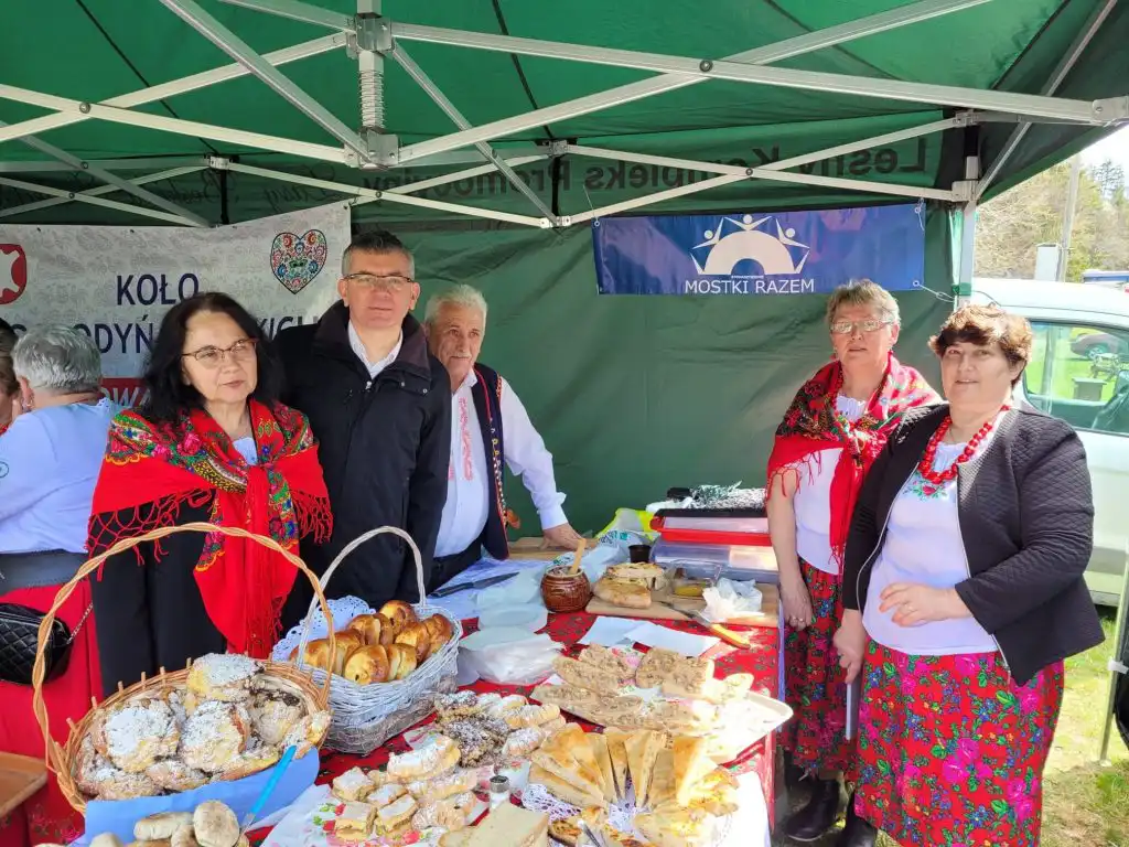 Pod Przehybą posadzono blisko tysiąc młodych jodeł